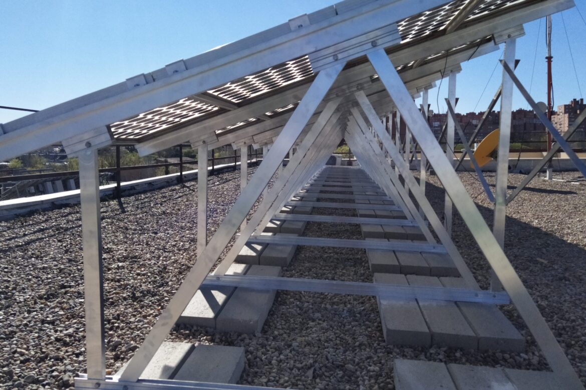 Estructura Super triangulo Mulhacén en la universidad politécnica de Madrid