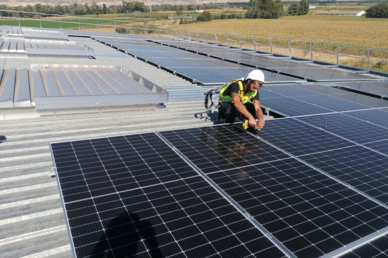 Instalación con estructura coplanar alcázar